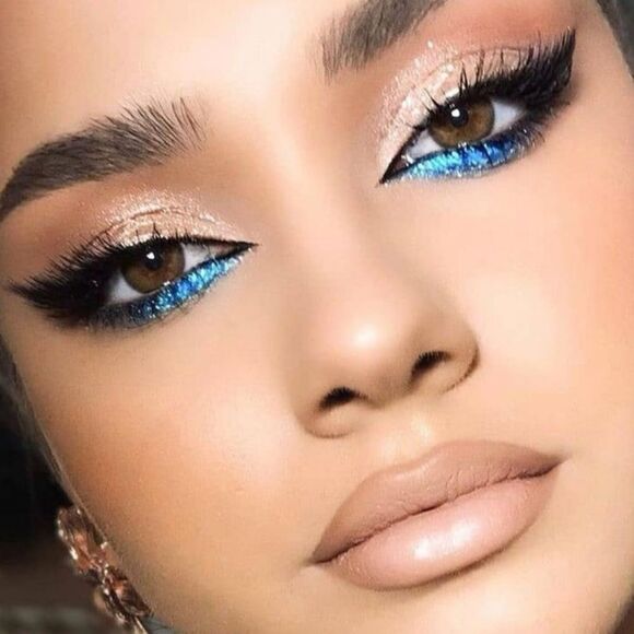 MAC Holographic Teal Glitter Brilliants (Teal With Blue Shift) - Picture 8 of 16